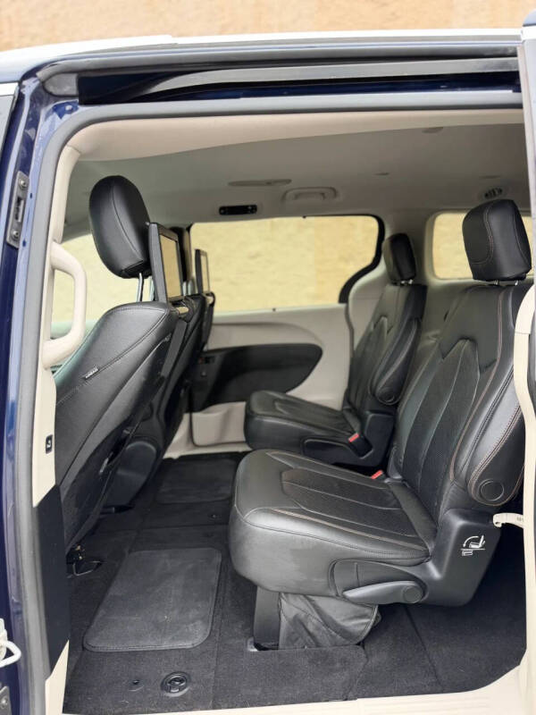 2017 Chrysler Pacifica Touring-L Plus