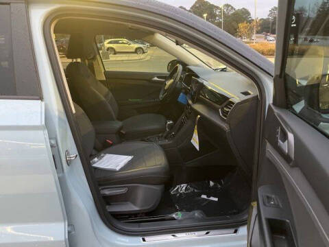 2026 Volkswagen Taos SE Black