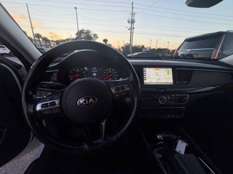 2018 Kia Cadenza Technology