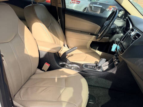 2012 Chrysler 200 Limited