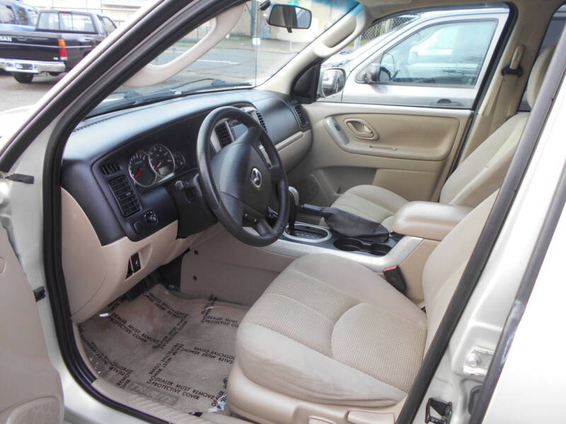 2005 Mazda Tribute s