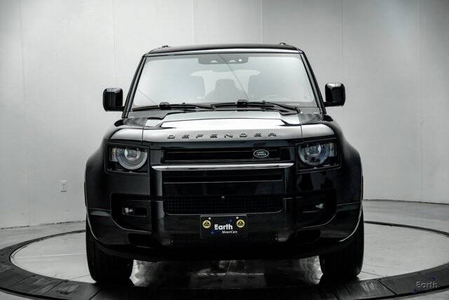 2024 Land Rover Defender 130 P400 X-Dynamic SE