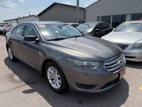 2013 Ford Taurus SE