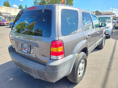 2005 Ford Escape XLS