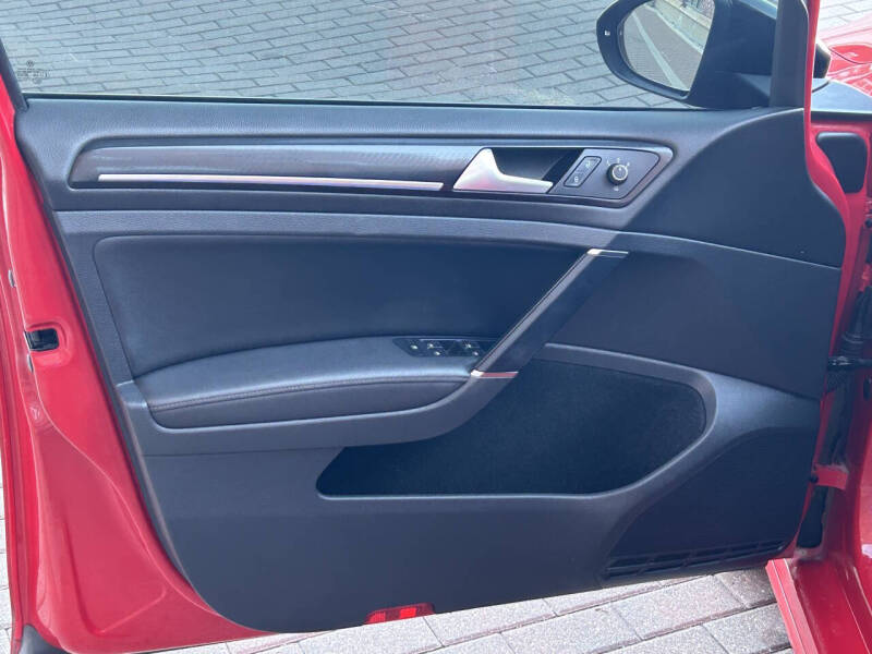 2015 Volkswagen Golf R 4Motion