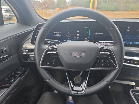 2024 Cadillac LYRIQ Luxury 1