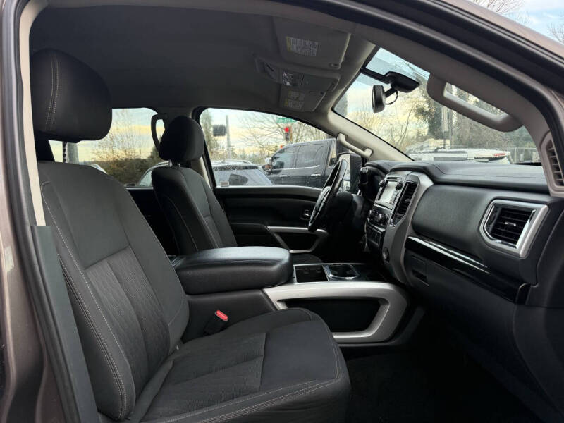 2017 Nissan Titan XD SV