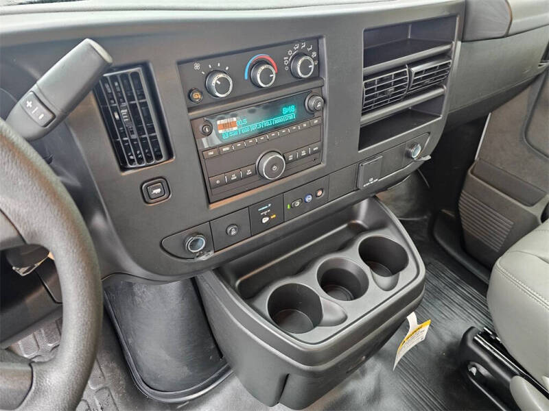 2025 Chevrolet Express 2500