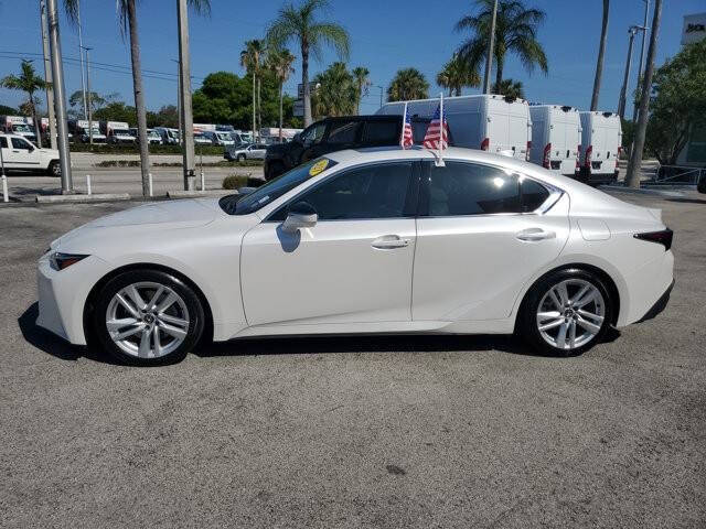 2023 Lexus IS 300