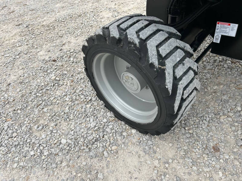 2017 Genie S-65 Boom / Manlift