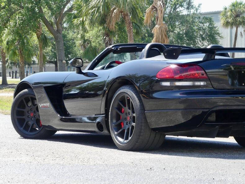 2004 Dodge Viper SRT-10
