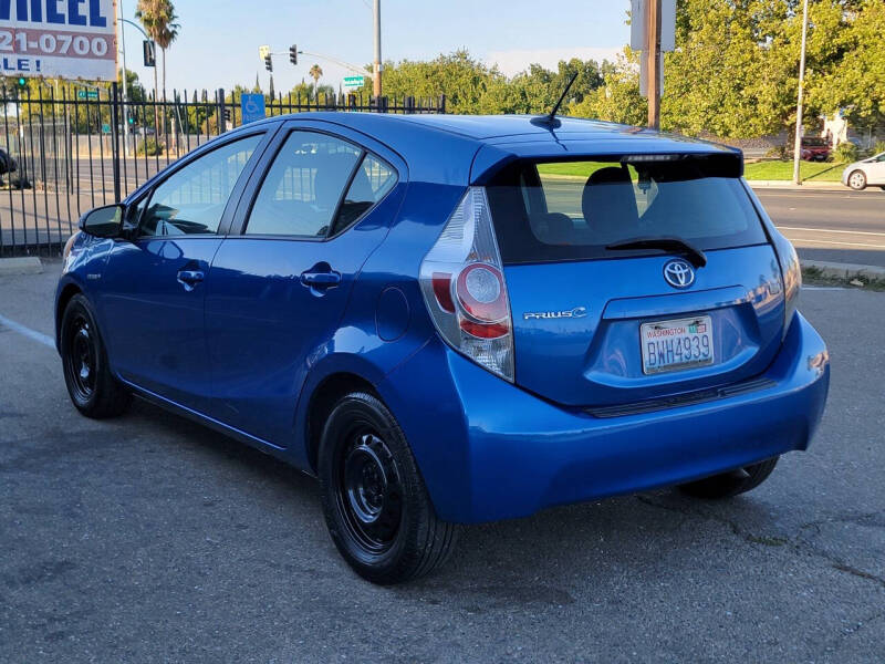 2013 Toyota Prius c Two