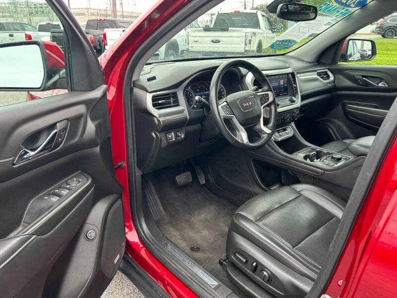2023 GMC Acadia SLT