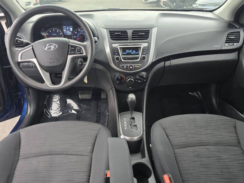 2017 Hyundai Accent SE