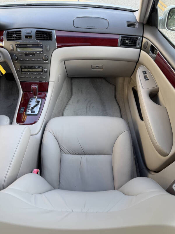 2004 Lexus ES 330
