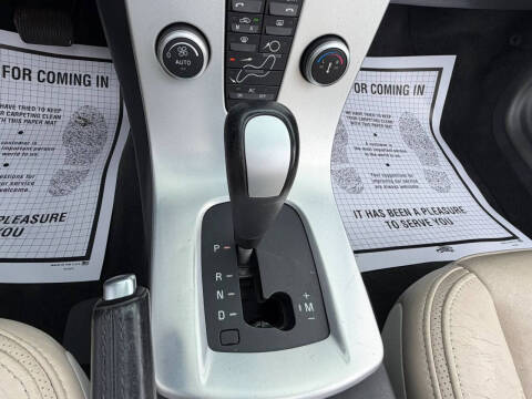 2011 Volvo C70 T5