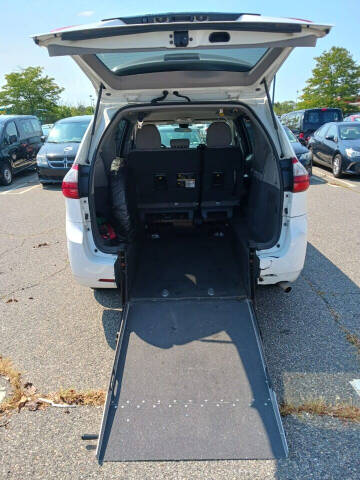 2020 Toyota Sienna for sale at BT Mobility LLC in Wrightstown NJ