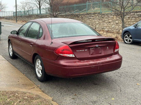 2006 Ford Taurus SE