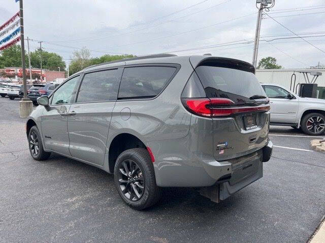2021 Chrysler Pacifica Touring L