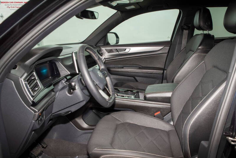 2024 Volkswagen Atlas Cross Sport SE 4Motion