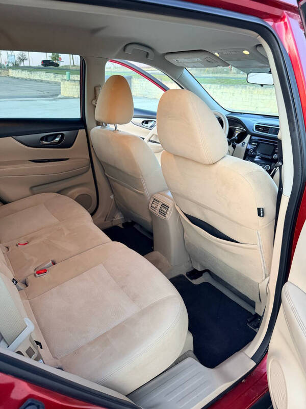 2015 Nissan Rogue SV