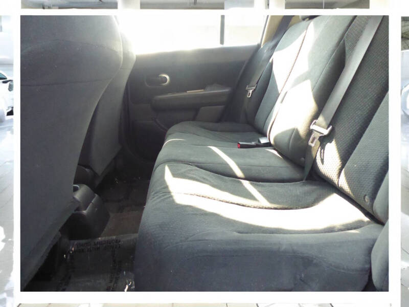 2011 Nissan Versa 1.8 S