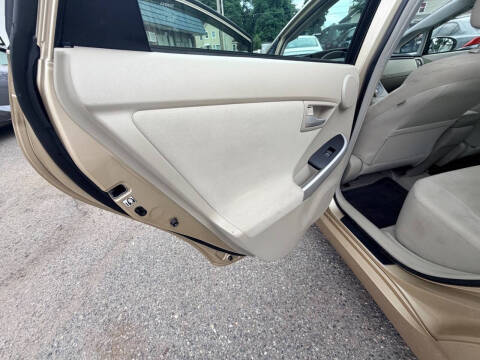 2011 Toyota Prius Two