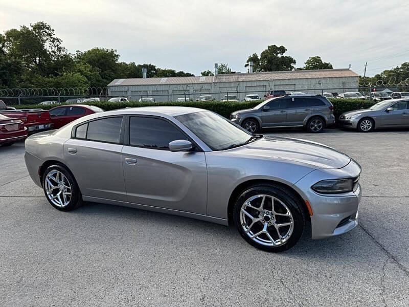 2016 Dodge Charger SE