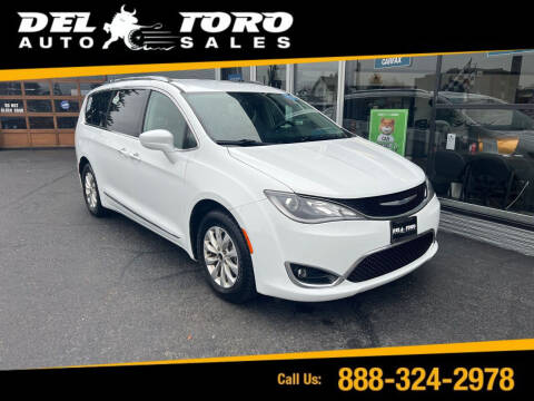 2018 Chrysler Pacifica for sale at DEL TORO AUTO SALES in Auburn WA
