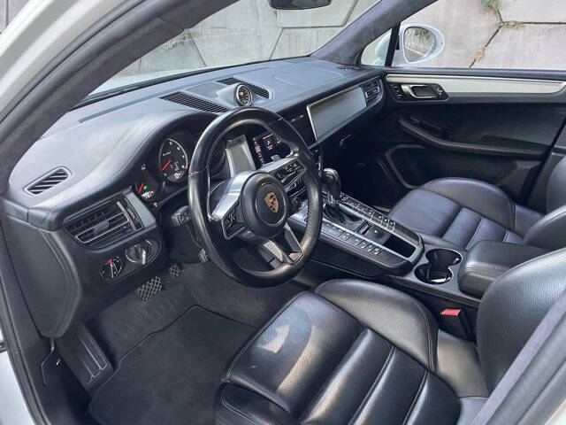 2020 Porsche Macan Turbo