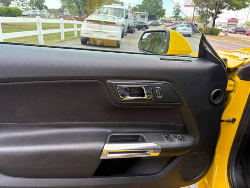 2016 Ford Mustang V6
