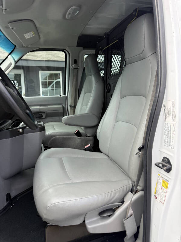 2012 Ford E-Series E-150