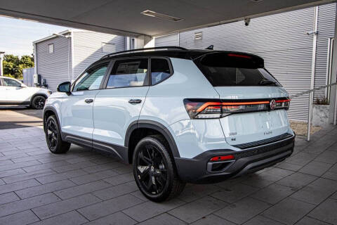 2026 Volkswagen Taos SE Black