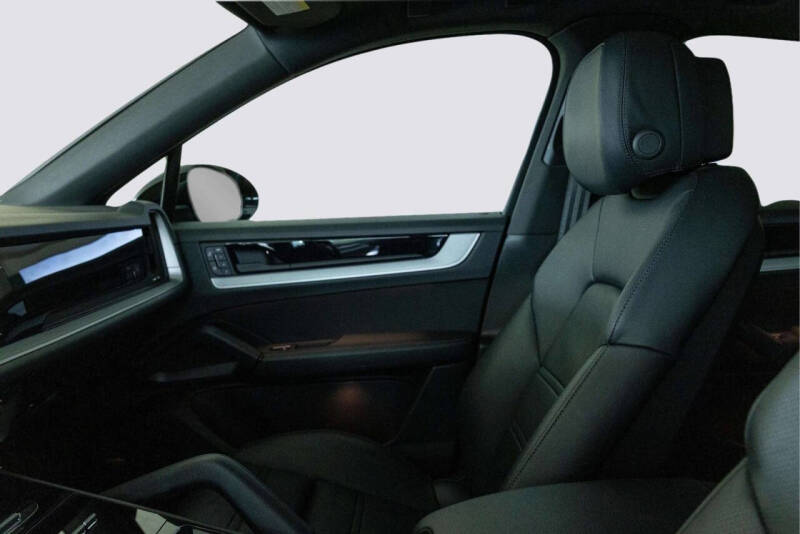 2024 Porsche Cayenne Coupe