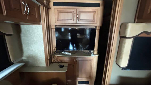 2013 Freightliner XCM Chassis
