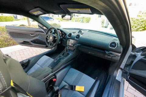 2024 Porsche 718 Cayman GT4 RS