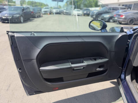 2013 Dodge Challenger R/T Plus
