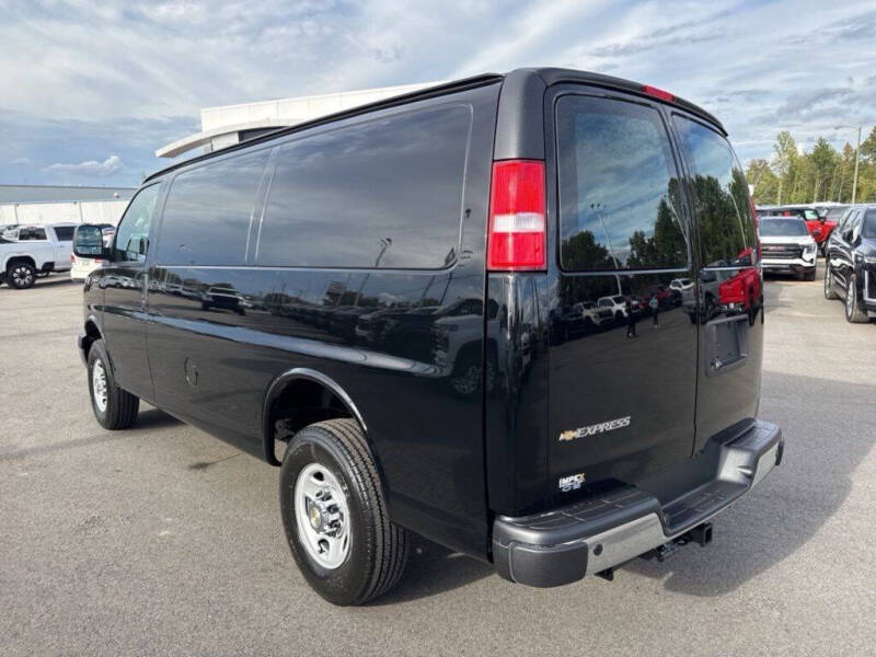 2025 Chevrolet Express 2500