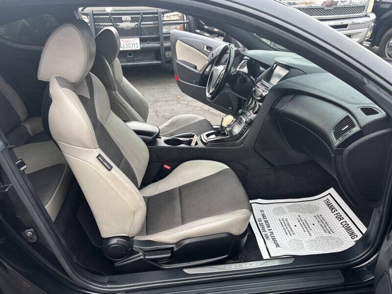 2013 Hyundai Genesis Coupe 2.0T Premium