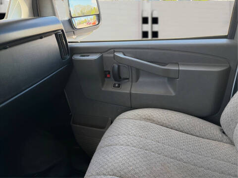 2023 GMC Savana 2500