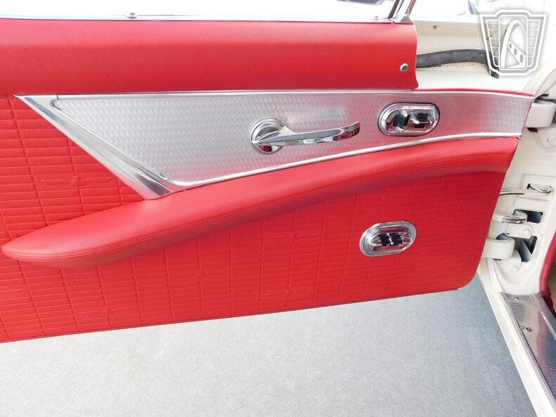 1957 Ford Thunderbird