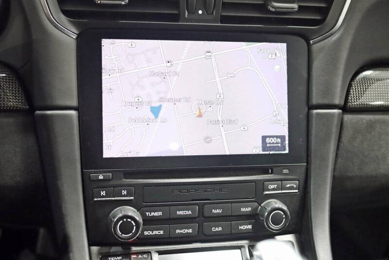 2018 Porsche 911 Carrera GTS