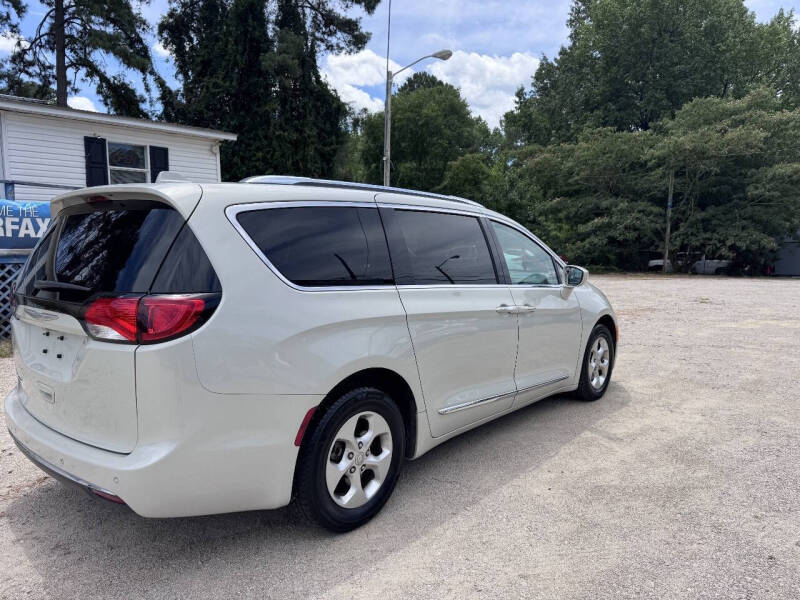 2017 Chrysler Pacifica Touring-L Plus