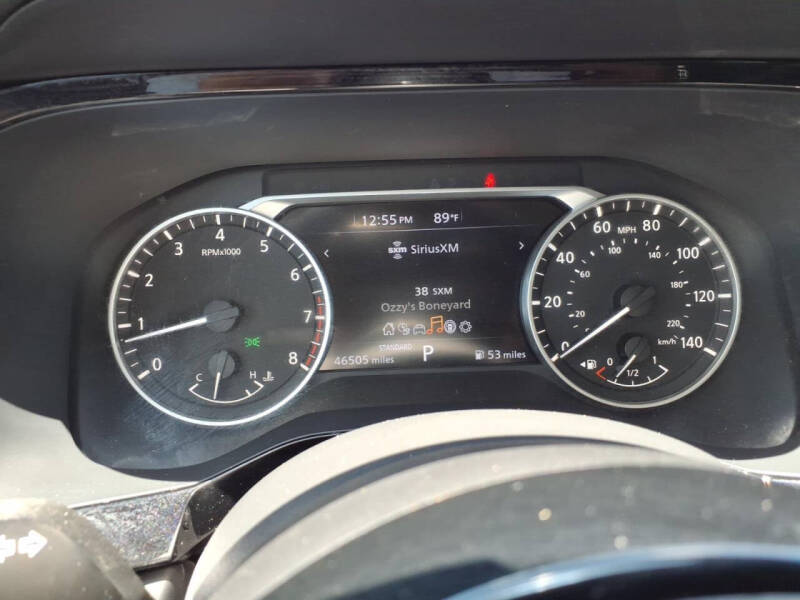 2022 Nissan Pathfinder SV