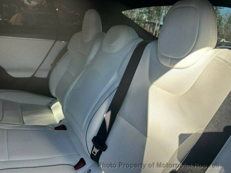 2022 Tesla Model S Plaid