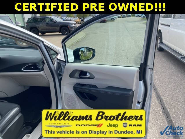 2024 Chrysler Pacifica Touring L