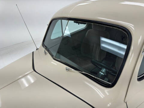 1948 Ford Super Deluxe