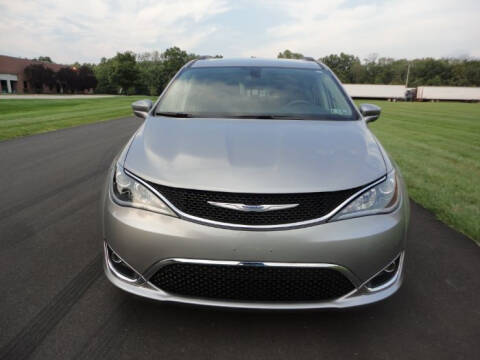 2017 Chrysler Pacifica Touring-L