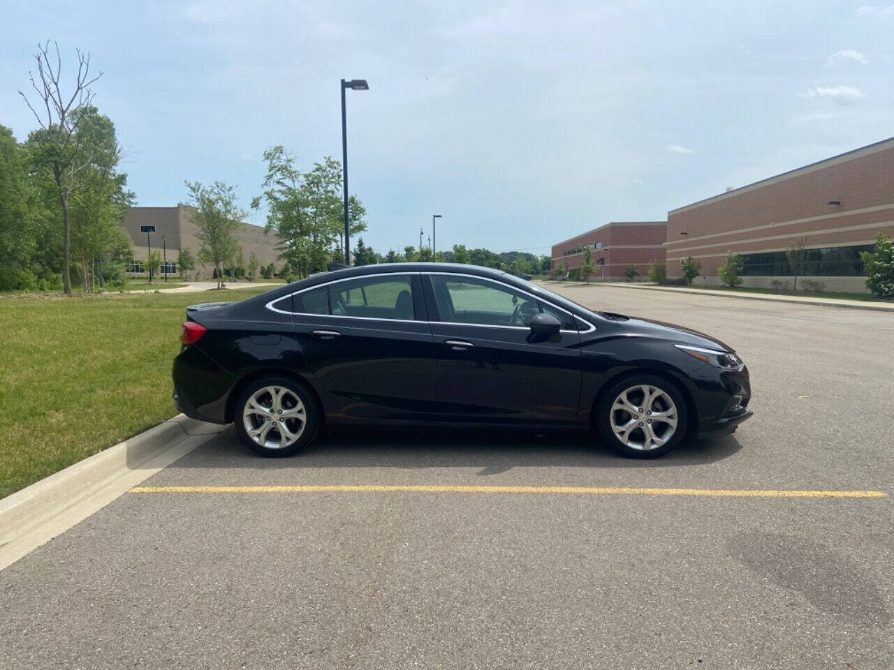 2017 Chevrolet Cruze for sale at ZAKS AUTO INC in Detroit, MI