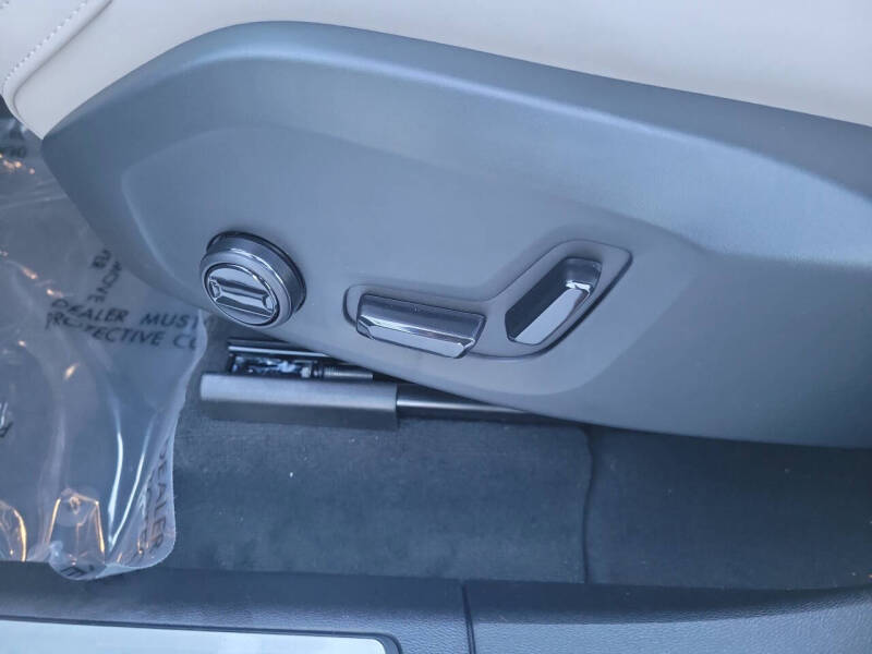 2026 Volvo XC60 B5 Core